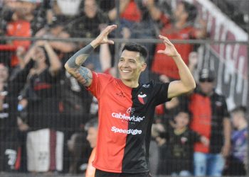 Colón perdió y jugará un desempate con Gimnasia