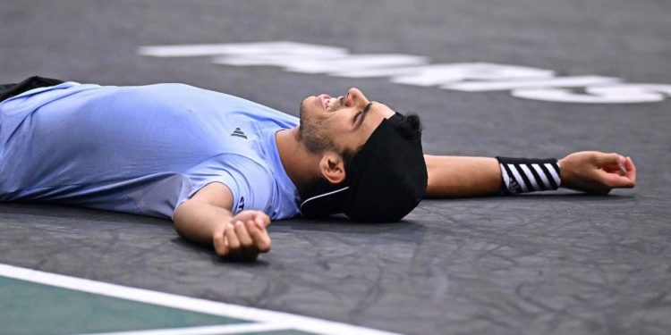 Cerúndolo derrotó a Ruud y avanzó a los octavos de final del Masters 1000 de Paris
