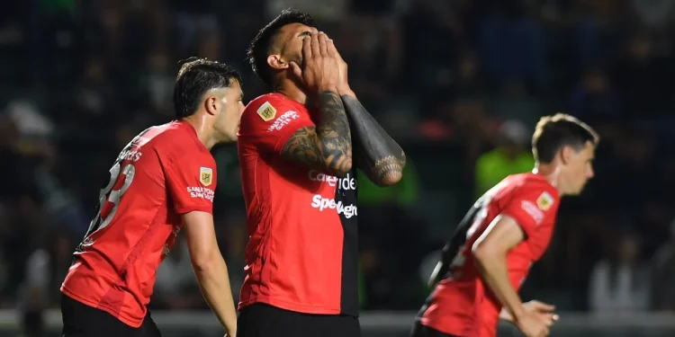 Colón perdió una final con Banfield y comenzó a cavar su propia tumba