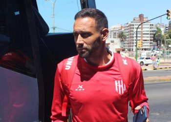 Más allá del tobillo maltrecho, Corvalán no se perdería la final ante Lanús