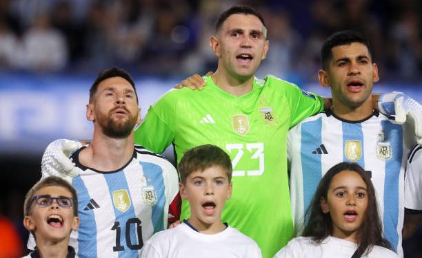 Con el gol de Araujo, Uruguay le puso fin a la racha del Dibu: 752 minutos