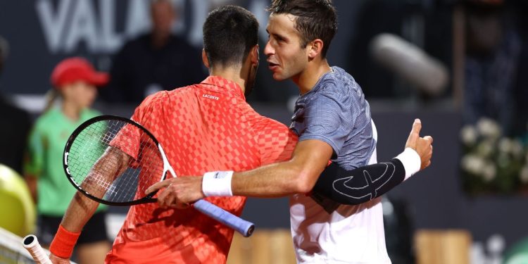 Etcheverry cayó ante Djokovic y quedó eliminado del Masters 1000 de Paris