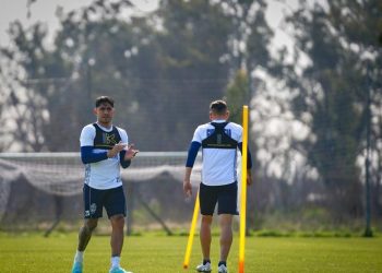 Gimnasia viaja hoy a Rosario a esperar la final del viernes ante Colón