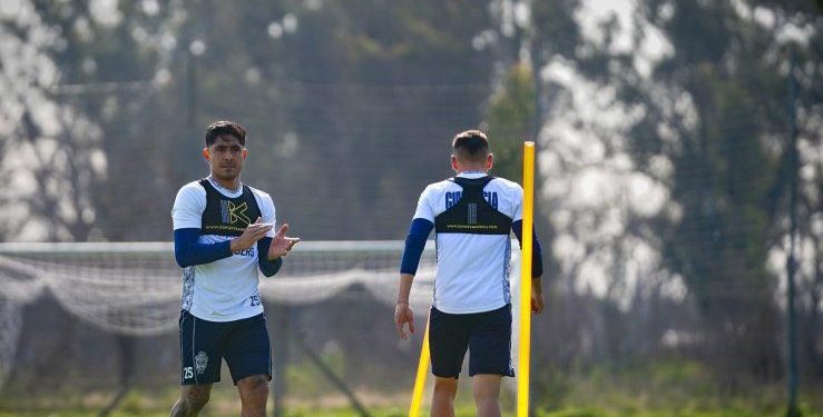 Gimnasia viaja hoy a Rosario a esperar la final del viernes ante Colón