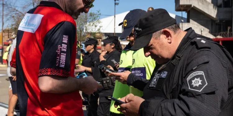 Colón-Gimnasia: ¿A qué hora se abre el estadio y con qué se puede ingresar?