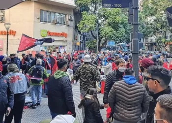 Colón no estará solo en su visita a Vélez en Buenos Aires