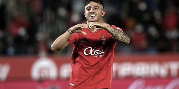 Scaloni podría convocar a un lateral español para la doble fecha de Eliminatorias Sudamericanas