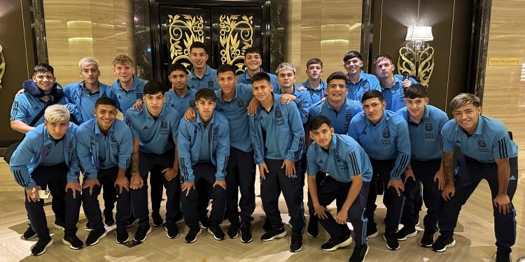 Con el arquero Tatengue Froilán Díaz, la Sub 17 entrenó en Indonesia y se prepara para el Mundial