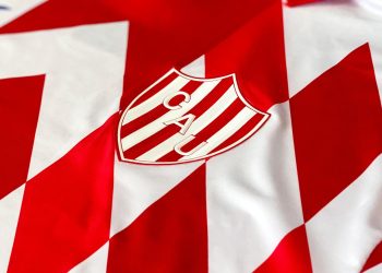Unión presentó una camiseta homenaje a los 450 años de Santa Fe