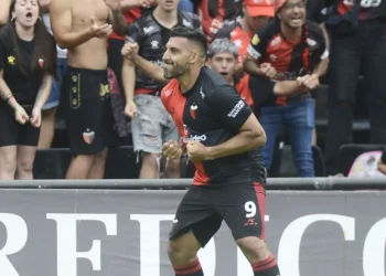 Analizan cambiar la regla del offside ¡Y Wanchope fue tendencia en redes!