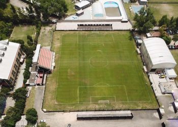 El reemplazante de Colón: Riestra, un club de 1200 socios, con un estadio para 3 mil hinchas