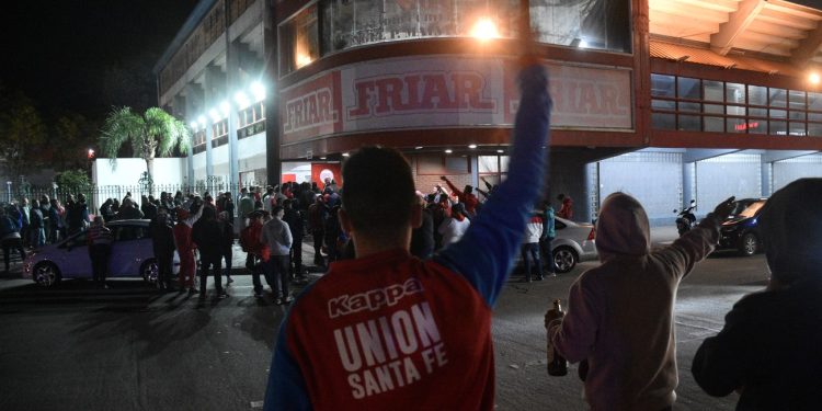 Unión convocó a sus socios a asamblea