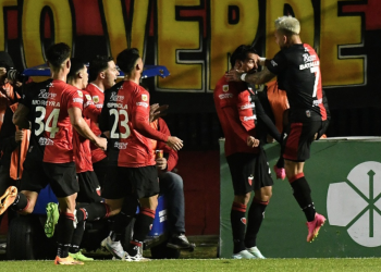 «Por el buen rendimiento que tuve en Colón, me llamaron de Grecia»