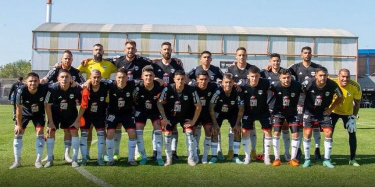 Riestra le ganó a Maipú y ascendió a Primera División