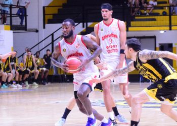 LNB: Unión ganó el primer partido de visitante de la temporada
