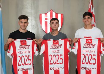 Tres juveniles de Unión firmaron sus primeros contratos