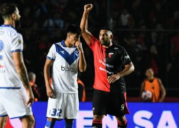 Nacional de Uruguay avanza por Wanchope Ábila