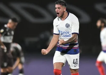 Colón avanzó fuerte por Alexis Sabella