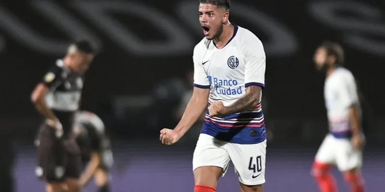 Colón avanzó fuerte por Alexis Sabella