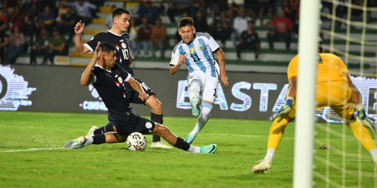 Argentina debutó en el Preolímpico con un empate ante Paraguay