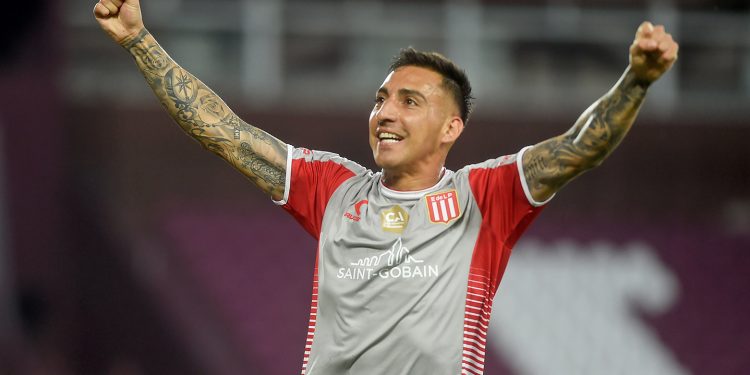 Gran debut de Javier Correa en el Estudiantes de Domínguez