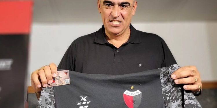 Arranca con novedades el ciclo de Iván Delfino en Colón