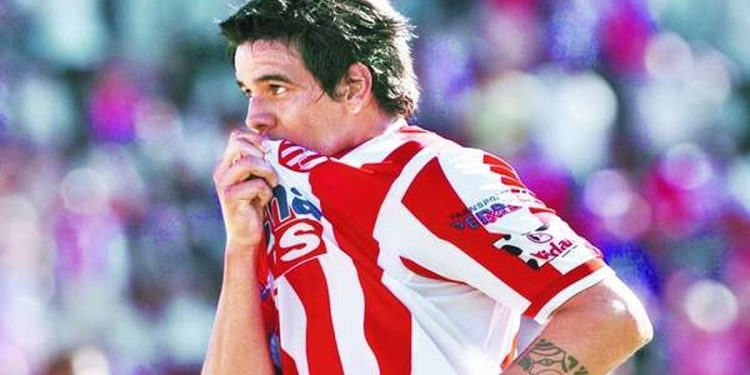 El ex Unión que a los 41 años no se retira y busca festejar más goles