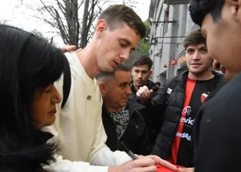 Se armó un clásico con el Flaco Conti en el medio