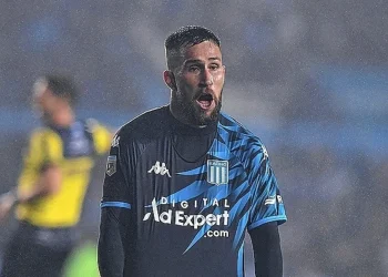 Un capítulo más del pase de Gómez de Racing a Unión