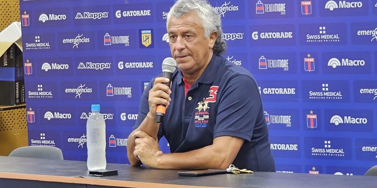 El pedido público de Gorosito por Botta, que faltó al entrenamiento de Colón: «Dios quiera que se pueda dar»