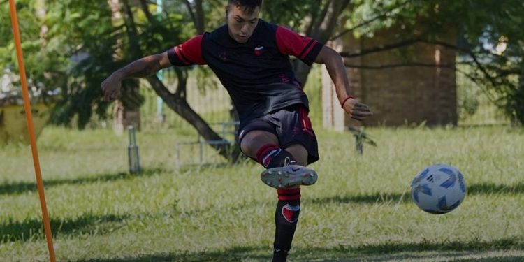 Lago llegó en silencio y promete ilusionar a los hinchas de Colón