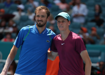 Medvedev y Sinner se cruzaran en la final del Abierto de Australia