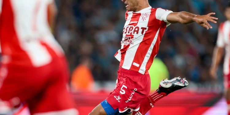 Mirá el golazo de Mosqueira con el que Unión le gana a Racing