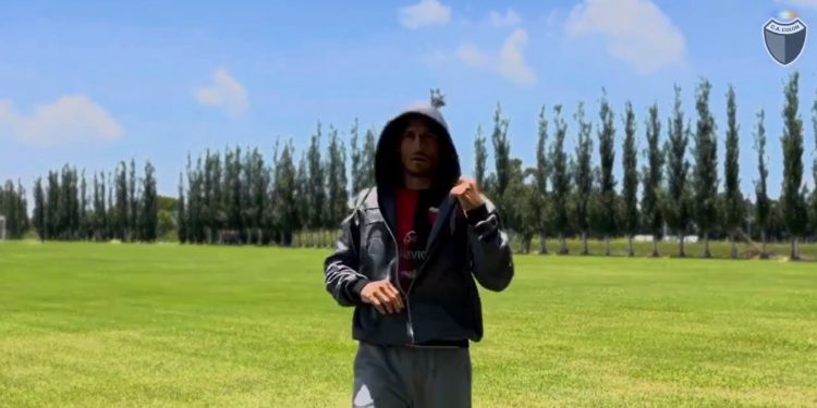 Con un gracioso video, Colón hizo oficial la llegada de Sebastián Prediger