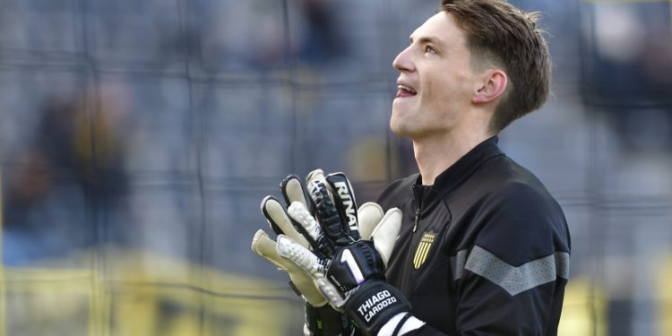 Unión oficializó la llegada del arquero Thiago Cardozo