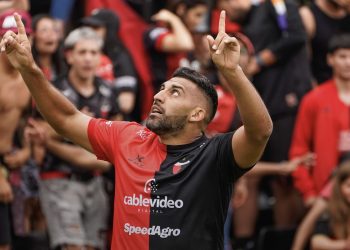 Colón brindó detalles de la salida de Ábila