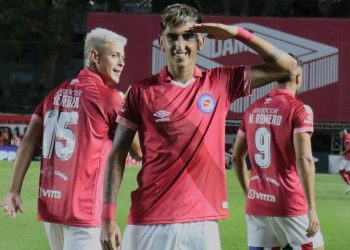 Argentinos goleó a Platense en La Paternal