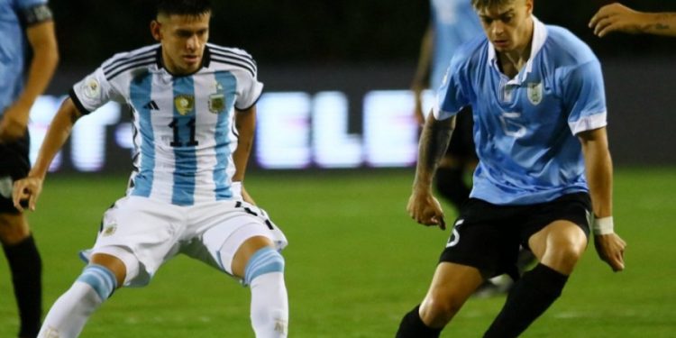 Preolímpico: Argentina y Uruguay igualaron en un partidazo
