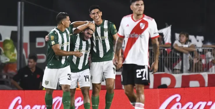 «Se quedaron en silencio»: un ex Colón le marcó a River y picanteó a sus hinchas