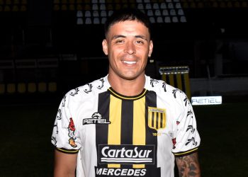 Previo a visitar a Colón, Brian Fernández marcó en un amistoso para Almirante Brown