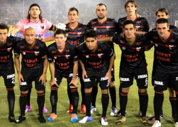 Ascendió con Colón y sueña con la Selección a sus 37: «No me siento menos que el Dibu»