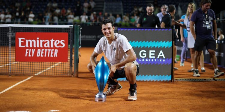 Luciano Darderi se consagró campeón del Córdoba Open