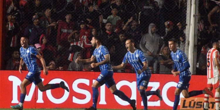 Godoy Cruz le ganó a Instituto en Córdoba y es más puntero que nunca