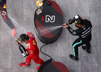 Hamilton fichará por Ferrari en 2025