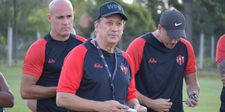 «Colón tiene la obligación de ascender y creo que la presión es el principal rival a vencer»