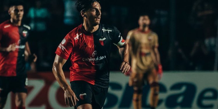 «Cuando salimos a la cancha y con este marco, nosotros somos uno más»