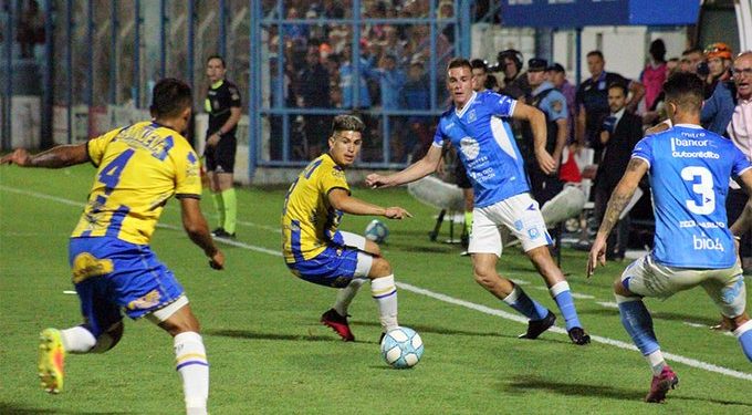 Domingo: Juega Colón y hay otros 7 partidos de la Primera Nacional