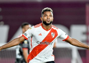 River festejó en su visita a Barracas Central