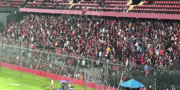«Hay que solucionar los problemas porque te llevan puesto; con los violentos no se charla»