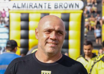 Almirante Brown, próximo rival de Colón, echó a su DT: solo había dirigido dos partidos